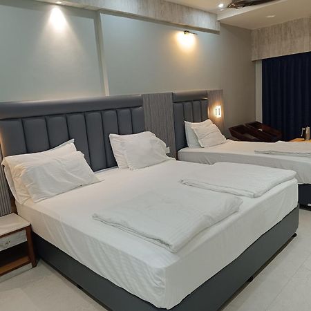 Hotel Lee Garden Near To Blue Flag Beach 500 Mtrs Purî Extérieur photo