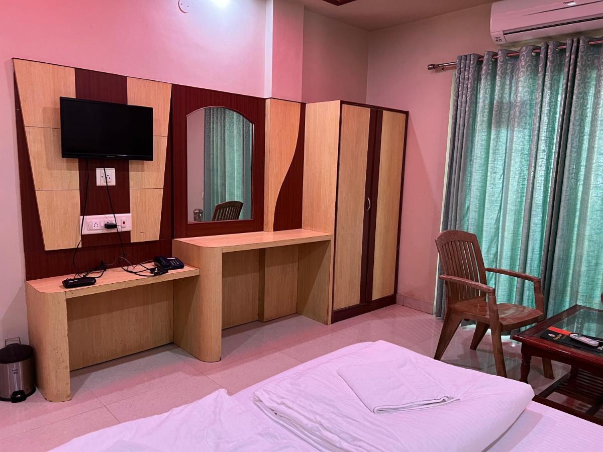 Hotel Lee Garden Near To Blue Flag Beach 500 Mtrs Purî Extérieur photo