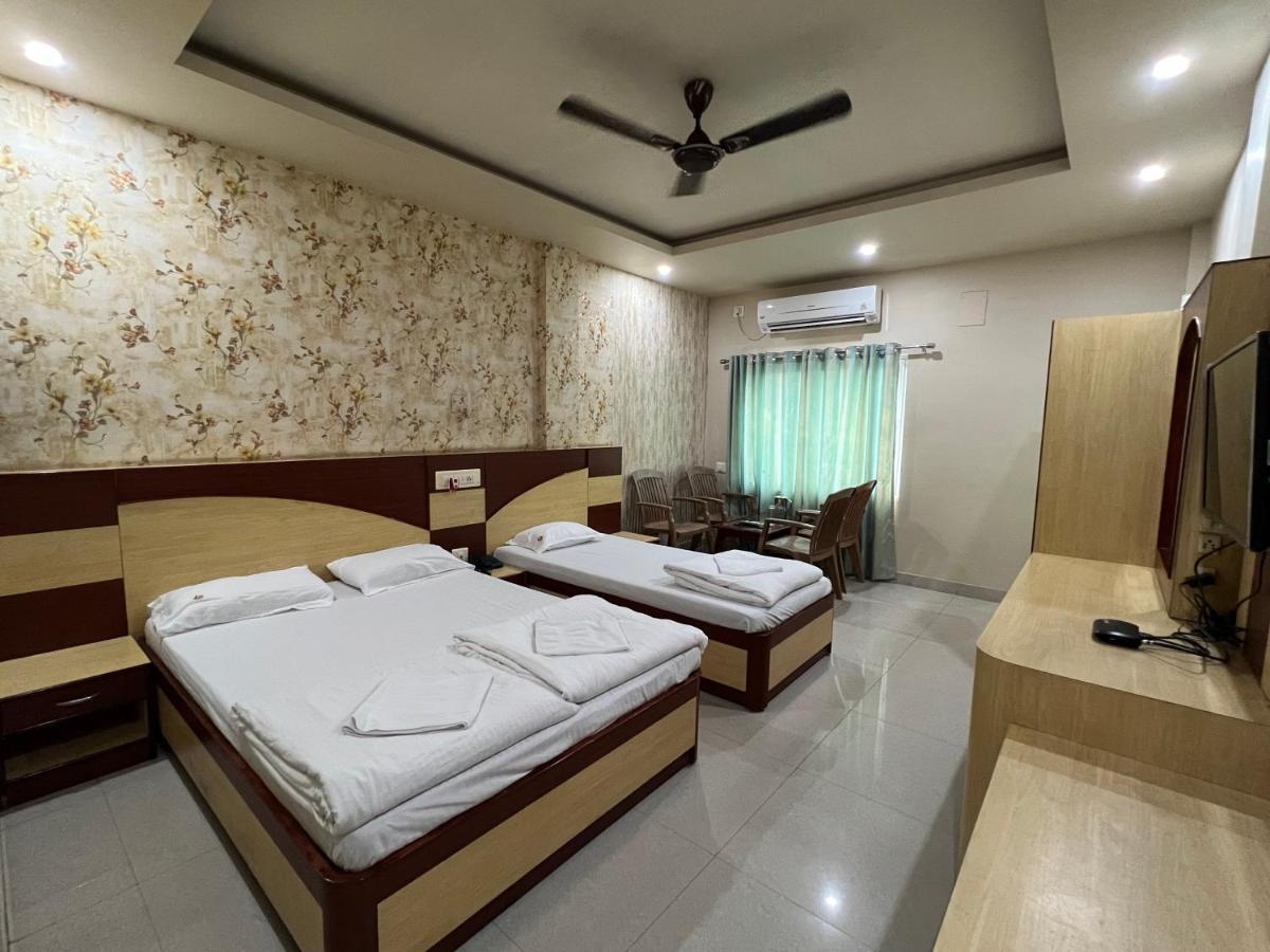Hotel Lee Garden Near To Blue Flag Beach 500 Mtrs Purî Extérieur photo