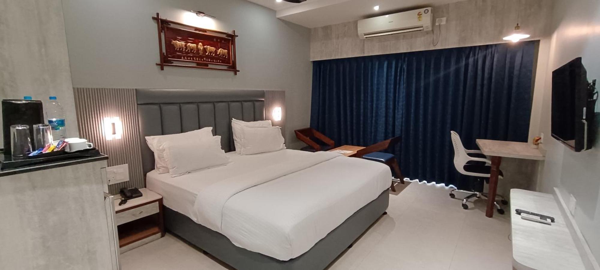 Hotel Lee Garden Near To Blue Flag Beach 500 Mtrs Purî Extérieur photo