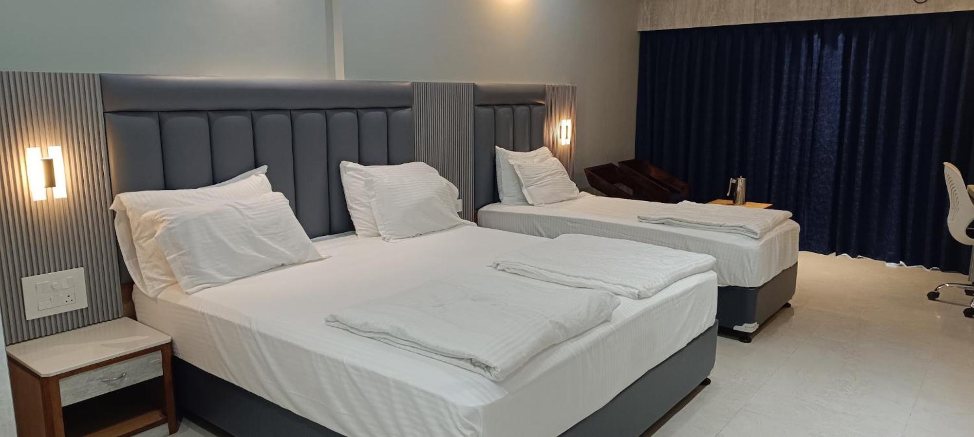 Hotel Lee Garden Near To Blue Flag Beach 500 Mtrs Purî Extérieur photo